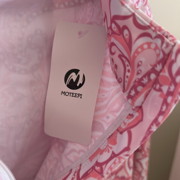 M MOTEEPI golf quarter zip pullover, size small, pink color - Picture 4 of 6